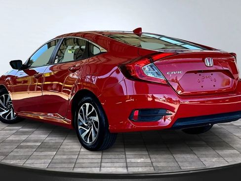 Used 2018 Honda Civic EX image 4