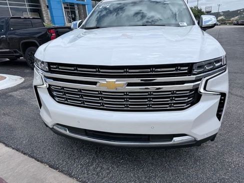Used 2024 Chevrolet Tahoe Premier AWD/4WD image 3