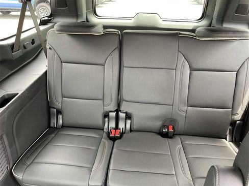 New 2025 Chevrolet Suburban Premier image 24