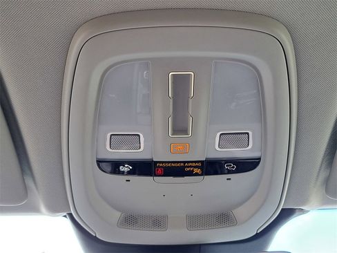 Used 2025 Volvo XC60 B5 Plus image 15