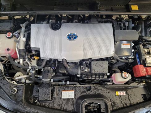 Used 2017 Toyota Prius Prime Advanced image 30