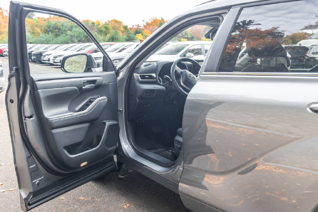 Used 2026 Toyota Highlander XLE AWD/4WD image 24