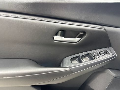 Used 2024 Nissan Sentra SV FWD image 33
