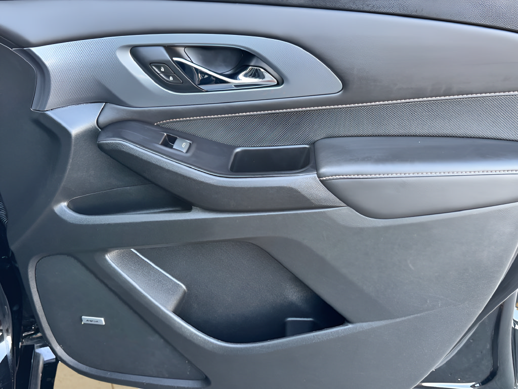 Used 2020 Chevrolet Traverse Premier w/ Redline Edition FWD image 28