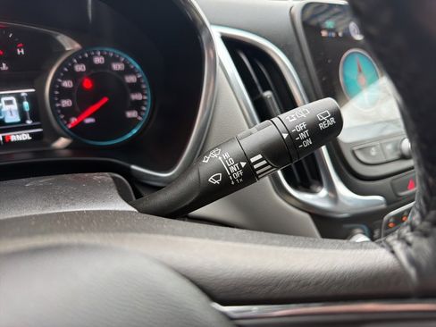 Used 2018 Chevrolet Equinox LT w/ Sun & Infotainment Package image 28