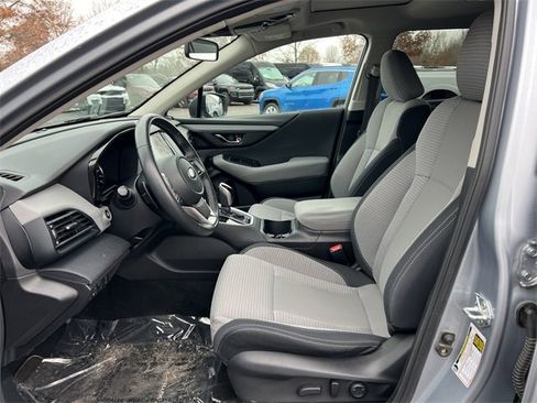 Used 2023 Subaru Outback Premium image 4