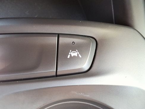 Used 2025 Chevrolet Trax LS image 25