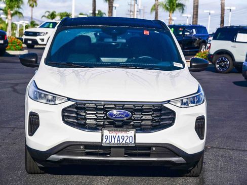 Used 2025 Ford Escape ST-Line w/ Equipment Group 301A image 2