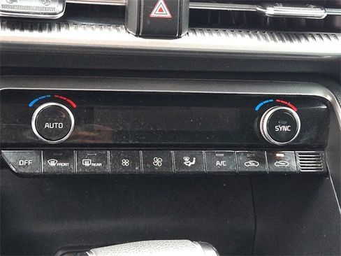 Used 2021 Kia K5 LX image 21