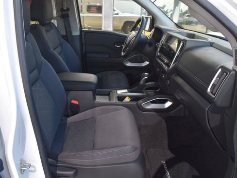 Certified 2025 Nissan Frontier SV w/ SV Convenience Package RWD image 59