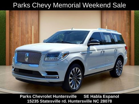 Used 2021 Lincoln Navigator Reserve w/ Luxury Package AWD/4WD image 28