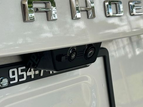 Used 2025 Chevrolet Tahoe High Country AWD/4WD image 21