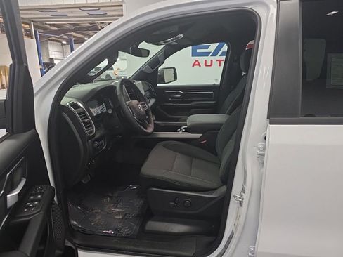 New 2026 RAM 1500 4x4 Crew Cab image 17