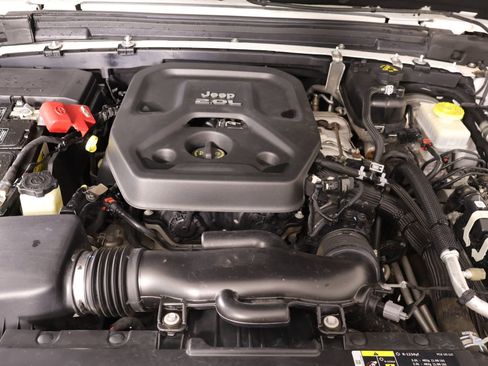 Used 2019 Jeep Wrangler Unlimited Sport S AWD/4WD image 18