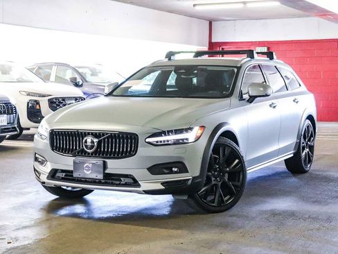 Used 2024 Volvo V90 B6 Cross Country Ultimate w/ Protection Package Premier AWD/4WD image 1