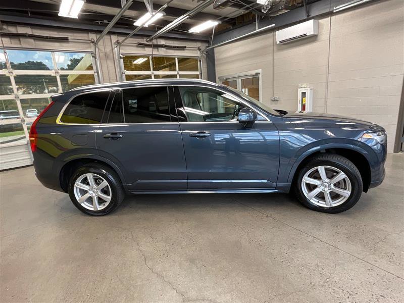 Used 2022 Volvo XC90 T5 Momentum AWD/4WD image 6