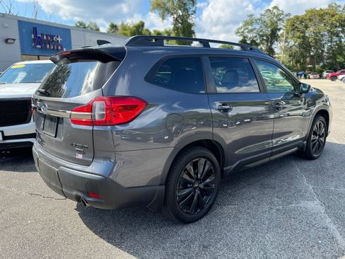 Used 2022 Subaru Ascent Onyx Edition image 3