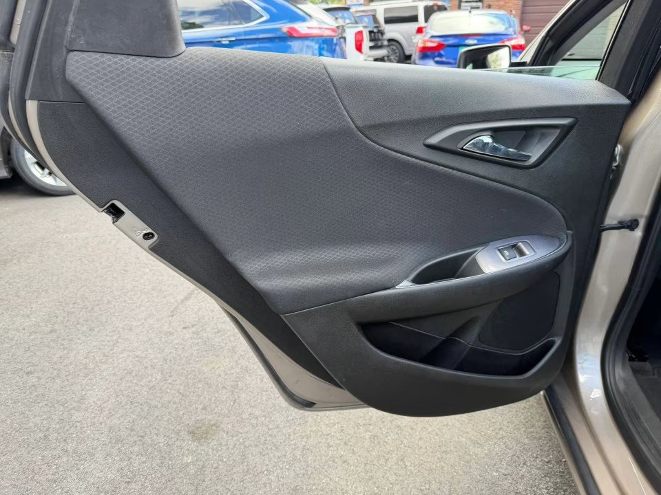 Used 2022 Chevrolet Malibu LT FWD image 12