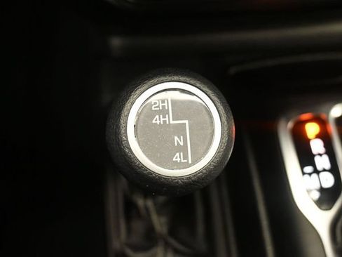 Used 2020 Jeep Gladiator Overland AWD/4WD image 30