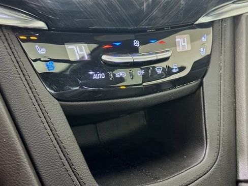 Used 2022 Cadillac XT6 Premium Luxury AWD/4WD image 22
