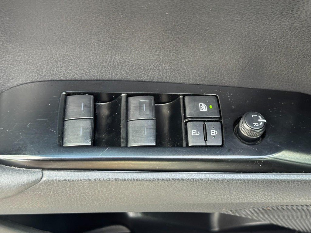Used 2025 Toyota Camry LE FWD image 22