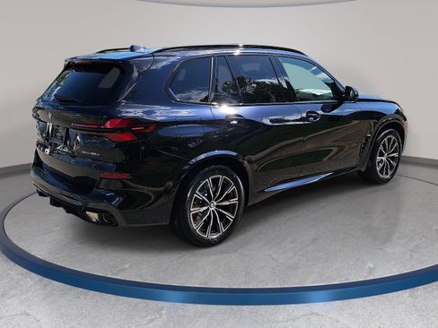 New 2026 BMW X5 xDrive50e w/ M Sport Package AWD/4WD image 5