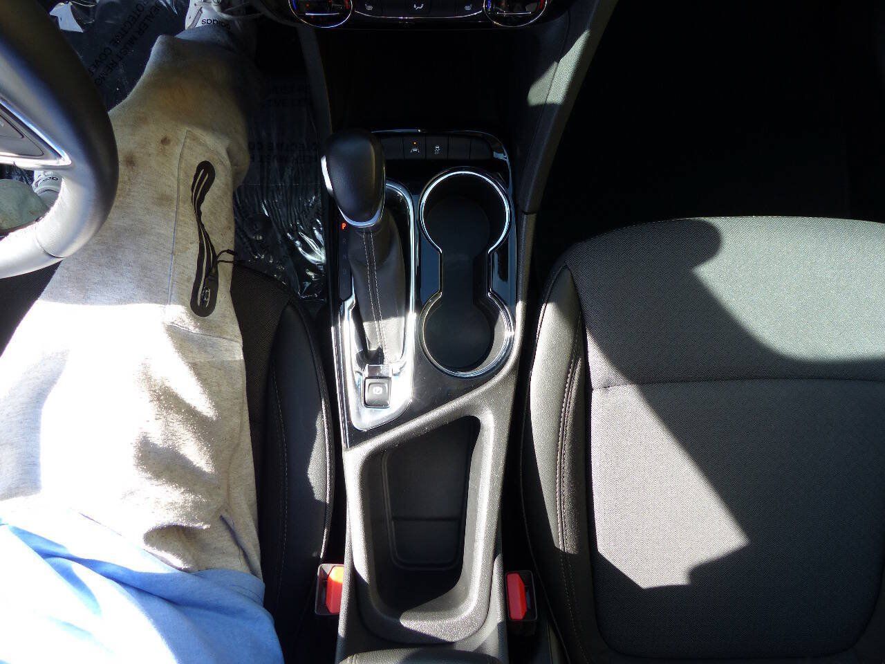 Used 2023 Buick Encore GX Select FWD image 32