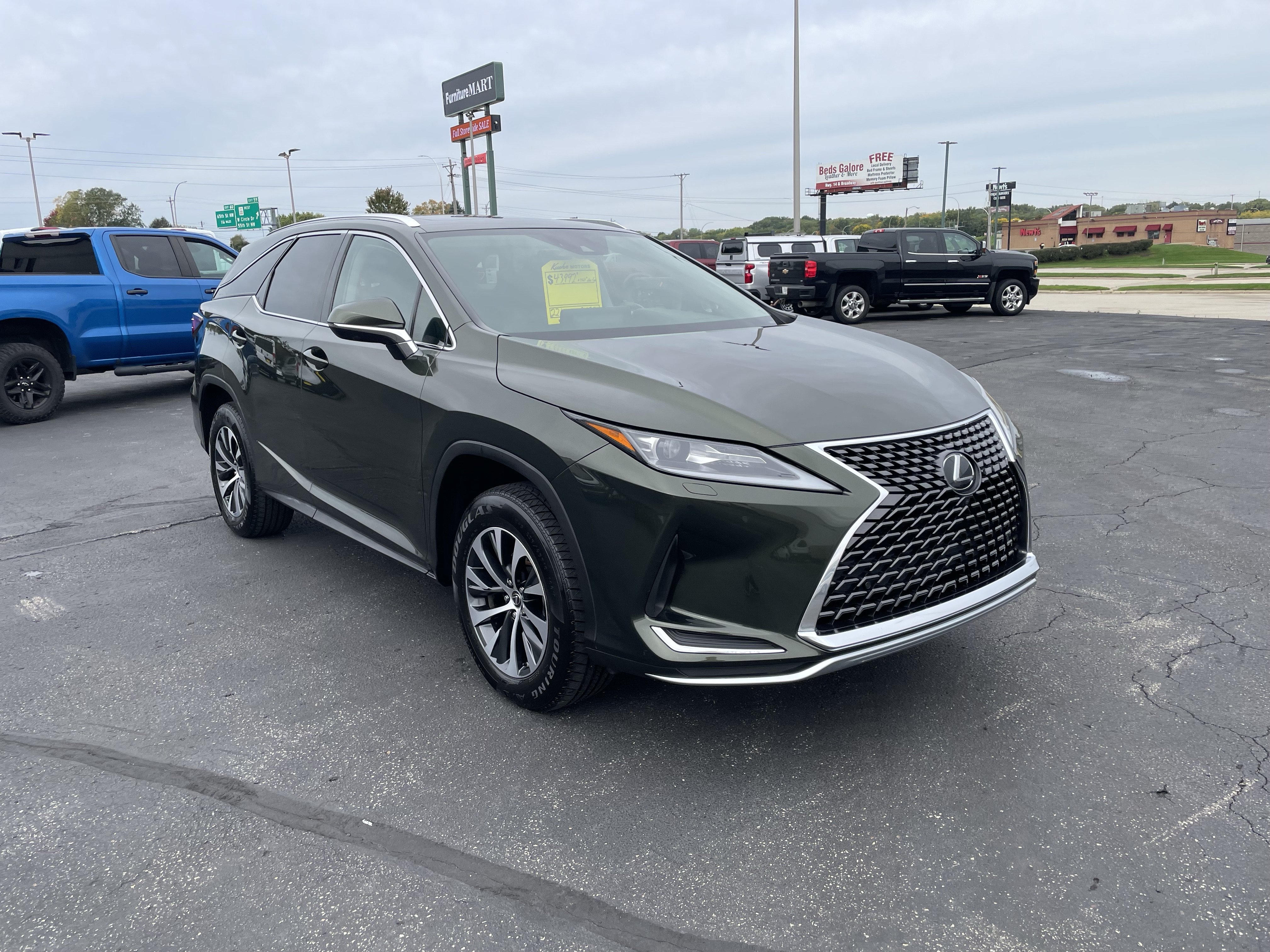 Used 2022 Lexus RX 350L Premium w/ Premium Package AWD/4WD image 2