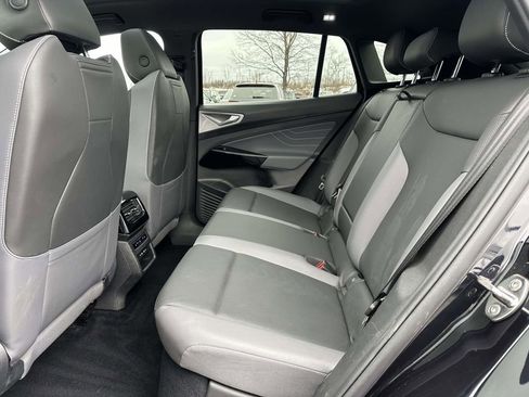 Used 2023 Volkswagen ID.4 Pro S Plus image 13