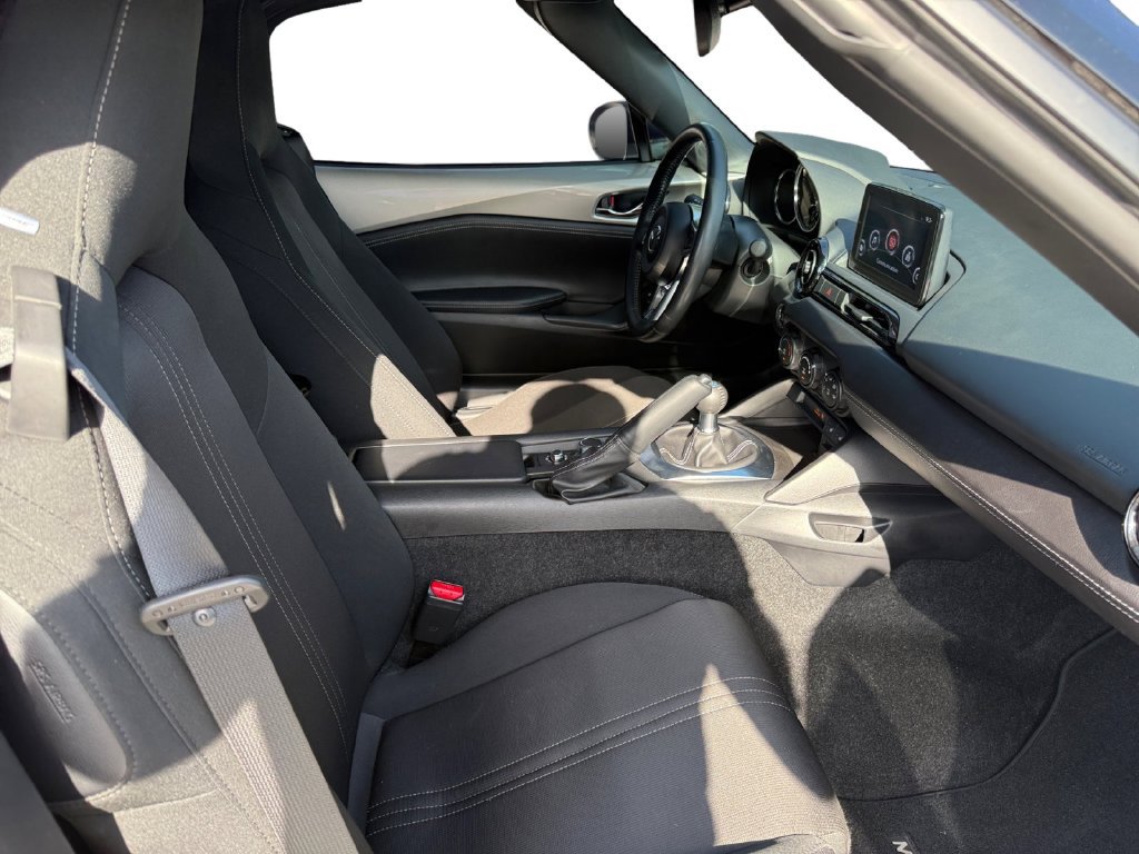 Certified 2022 MAZDA MX-5 Miata Club RWD image 16