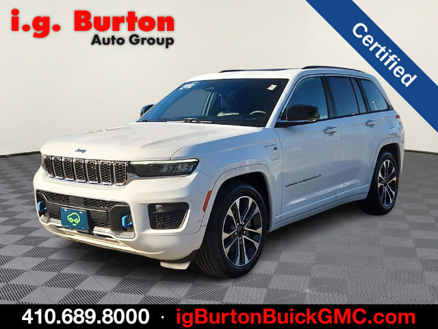 Used 2023 Jeep Grand Cherokee Overland w/ Luxury Tech Group IV AWD/4WD image 3