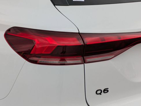 Used 2025 Audi Q6 e-tron Premium Plus w/ Premium Plus image 18