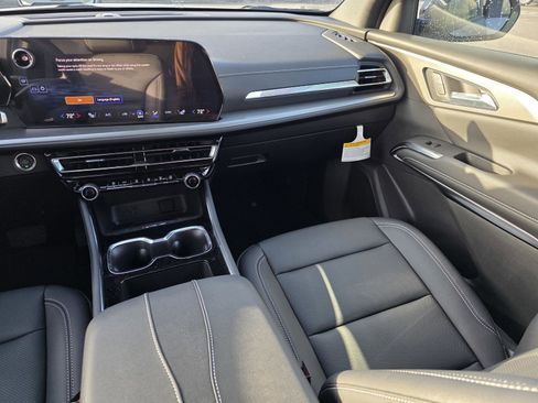 New 2025 Chevrolet Traverse LT w/ Driver Confidence Package image 17