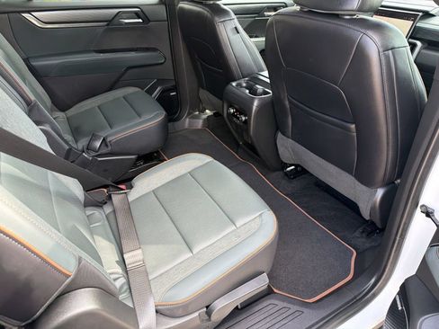 Certified 2025 GMC Acadia AT4 AWD/4WD image 30