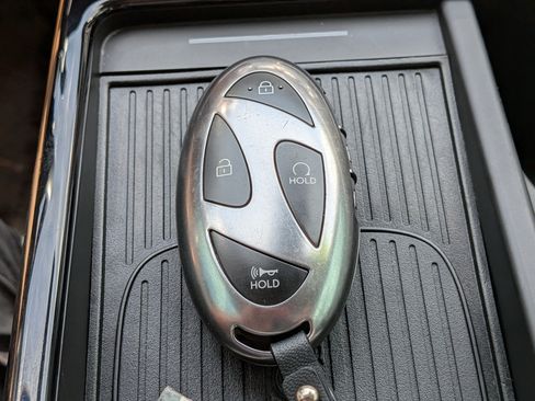 Used 2025 Hyundai Tucson Limited FWD image 33