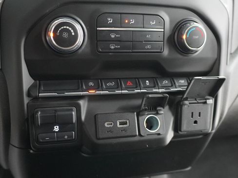 Used 2021 Chevrolet Silverado 1500 Custom RWD image 22