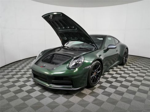 Certified 2026 Porsche 911 Carrera RWD image 32