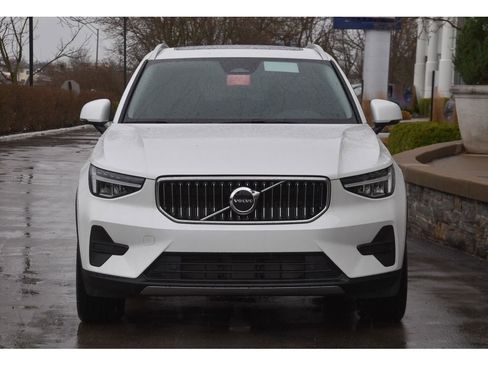 Certified 2025 Volvo XC40 B5 Core w/ Protection Package Premier image 10