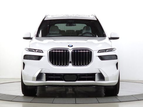 Used 2026 BMW X7 xDrive40i w/ Premium Package AWD/4WD image 2