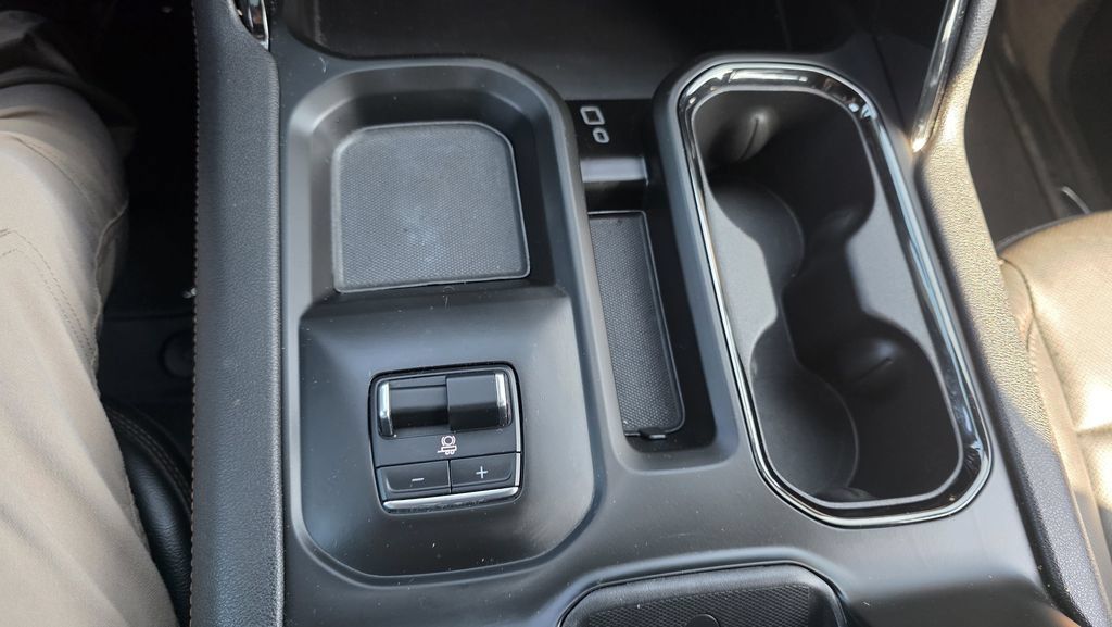 Used 2025 GMC Sierra 2500 AT4 AWD/4WD image 23