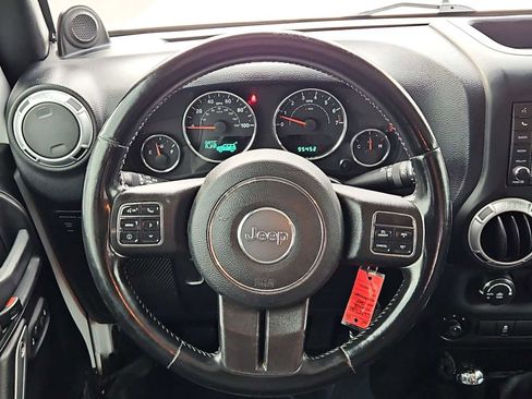 Used 2012 Jeep Wrangler Rubicon w/ Dual Top Group image 39