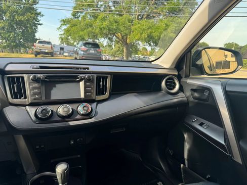 Used 2017 Toyota RAV4 LE w/ All Weather Liner Package AWD/4WD image 15