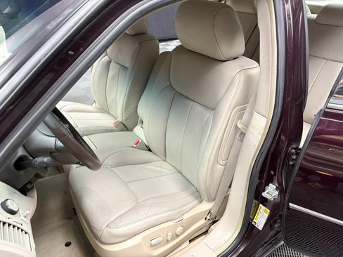 Used 2008 Cadillac DTS FWD image 30