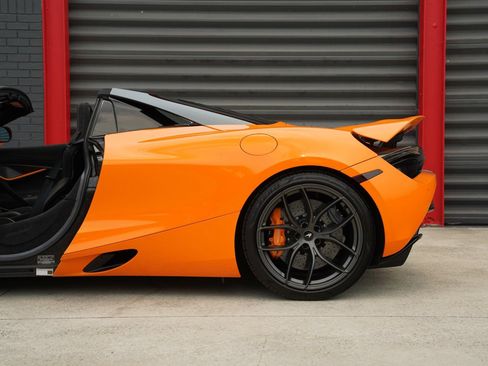 Used 2022 McLaren 720S Performance RWD image 4