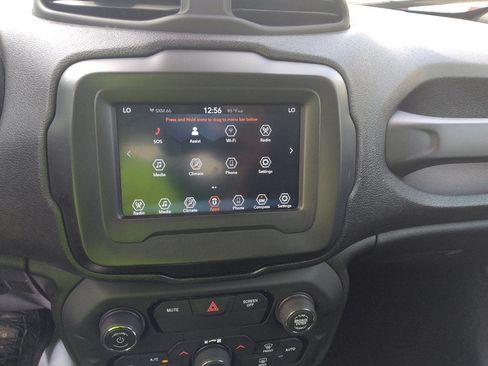 Used 2020 Jeep Renegade Latitude AWD/4WD image 25