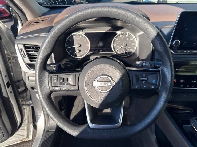 Used 2023 Nissan Rogue SV AWD/4WD image 10