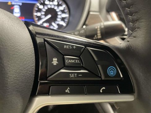 Used 2025 Nissan Altima 2.5 SL FWD image 16