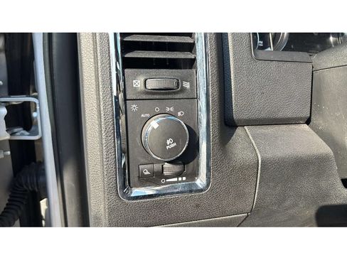 Used 2017 RAM 1500 Laramie w/ Convenience Group AWD/4WD image 19