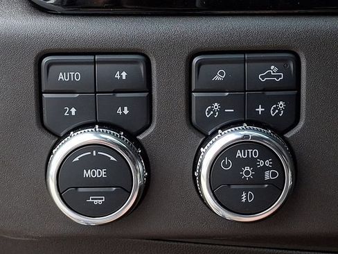 Used 2023 GMC Sierra 1500 SLT w/ SLT Premium Package AWD/4WD image 24