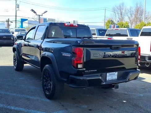 Used 2023 Chevrolet Colorado Trail Boss w/ Advanced Trailering Package AWD/4WD image 4